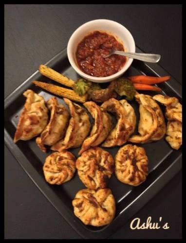 MOMOLICIOUS CRISPY FRIED COMBO [4 VEG FRIED + 4 PANEER FRIED + 4 CHICKEN FRIED] + [DRINK : PEPSI]