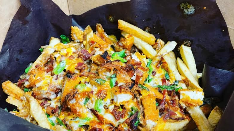 Crispy Cajun Chicken Poutine