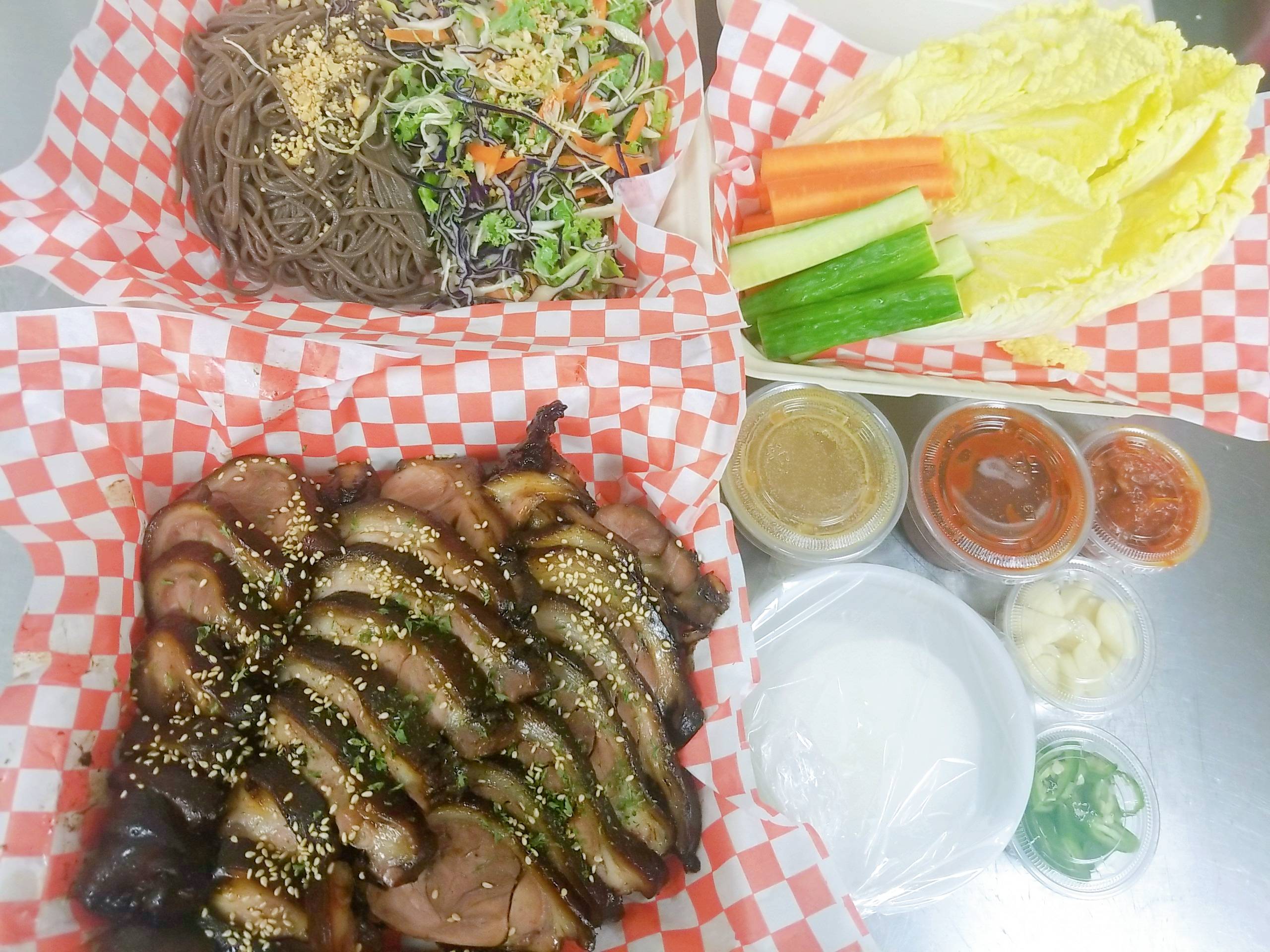 Jokbal+Spicy Cold Noodles(막국수) Set for 3 to 4 people