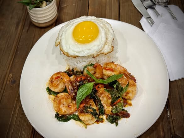 Stir-Fried Prawns with Basil