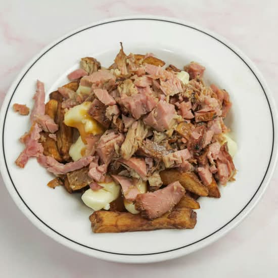Poutine à la viande fumée