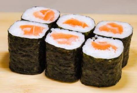 Salmon Roll (6 pcs)