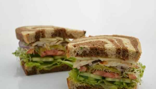GRILLED CHICKEN BREAST SANDWICH
