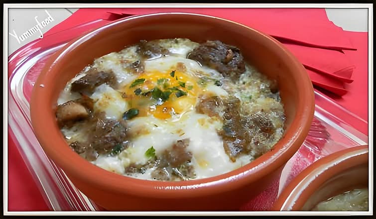 KHLI3 AUX OEUFS, 1 PAIN MSEMEN À CÔTÉ