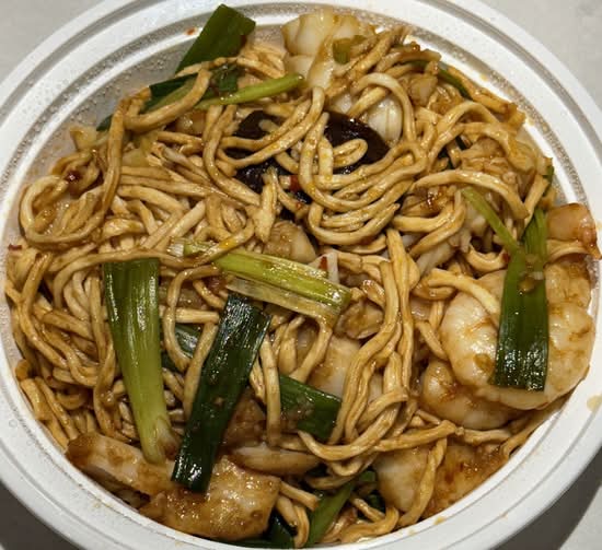 Szechuan Style Braised Seafood E-Fu Noodle