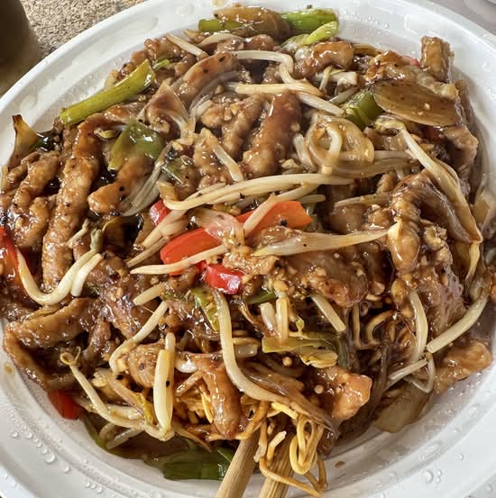 Peppercorn Beef Chow Mein