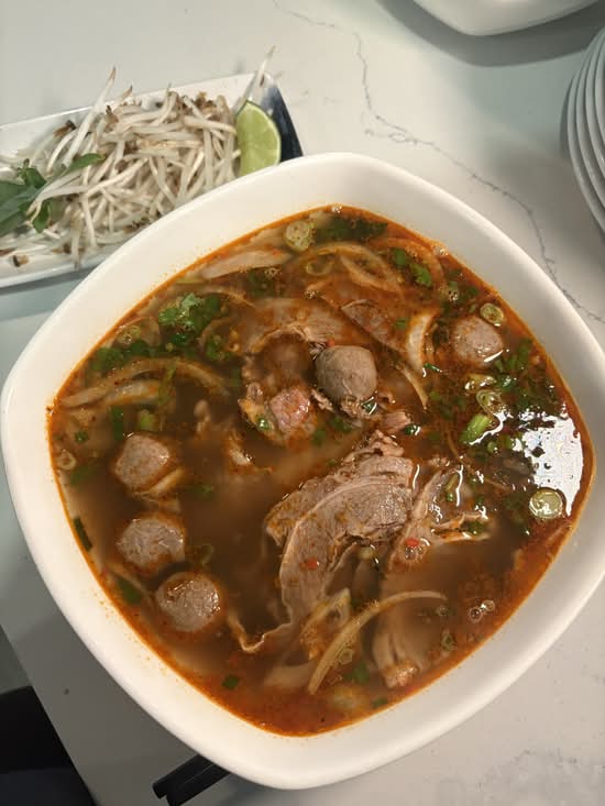 Spicy Beef Noodle Soup (Pho satay)