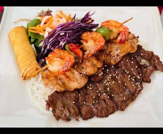 227-Bœuf Poulet et Crevettes Grillés / Grilled Beef Chicken and Shrimps