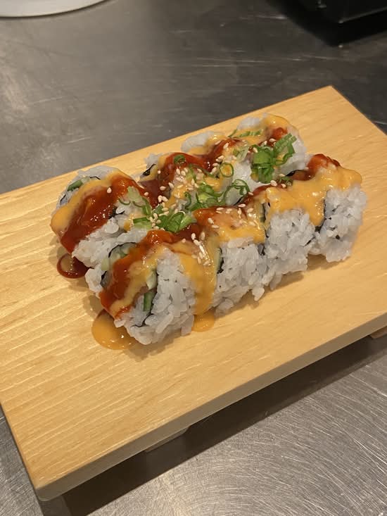 Spicy Tuna Roll with Green Onions