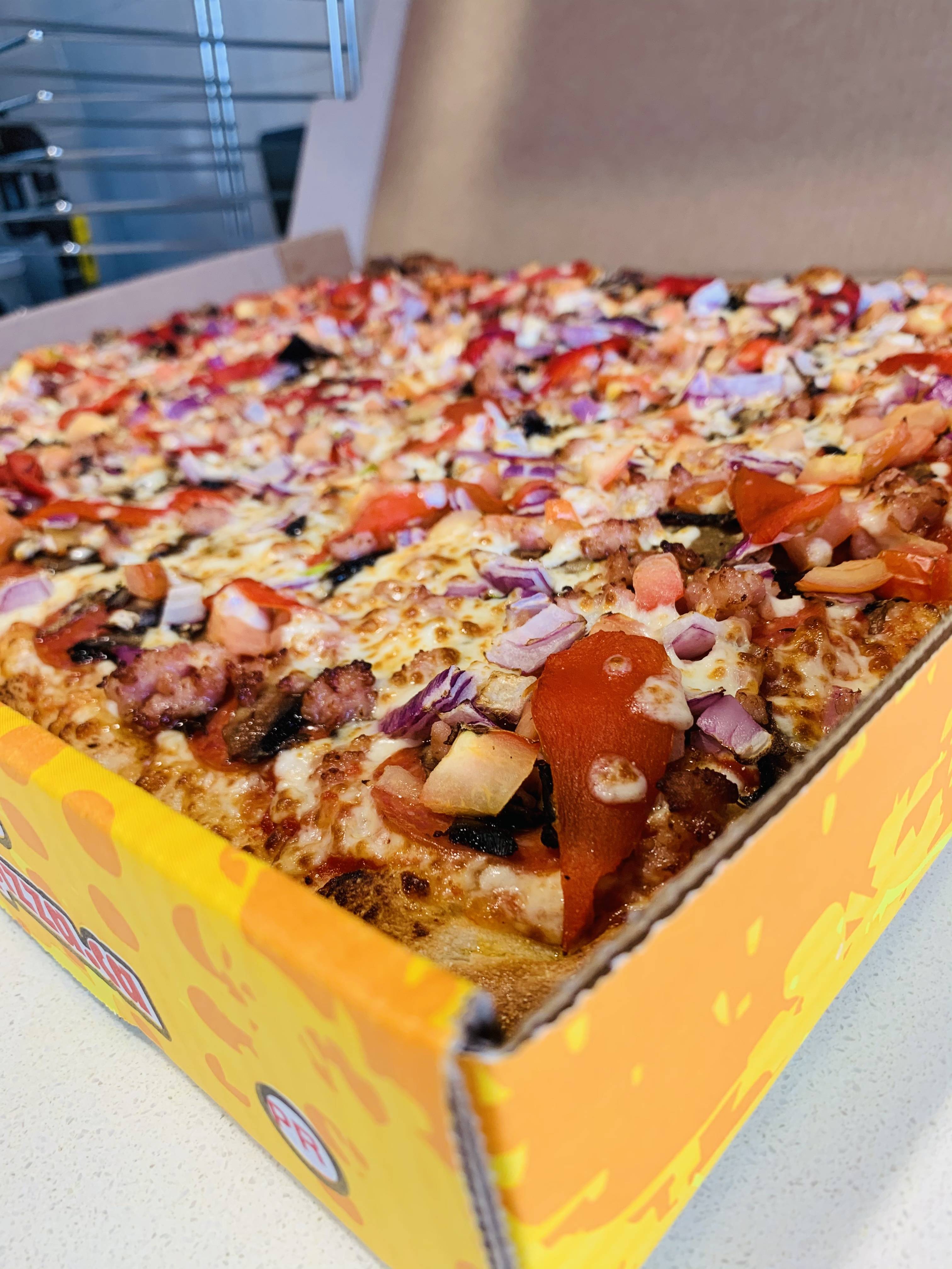 20"Party Square Pizza