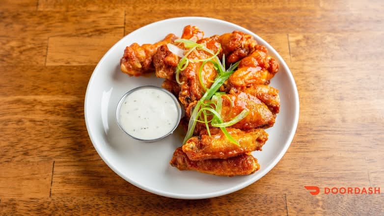 CHICKEN WINGS