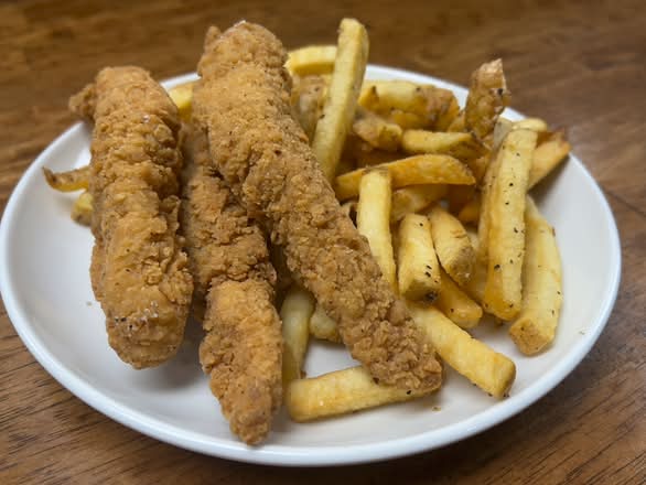 KIDS CHICKEN STRIPS