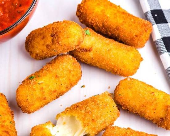 Mozzarella Sticks (6 PCS)