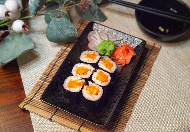 Salmon Roll (6 pcs)