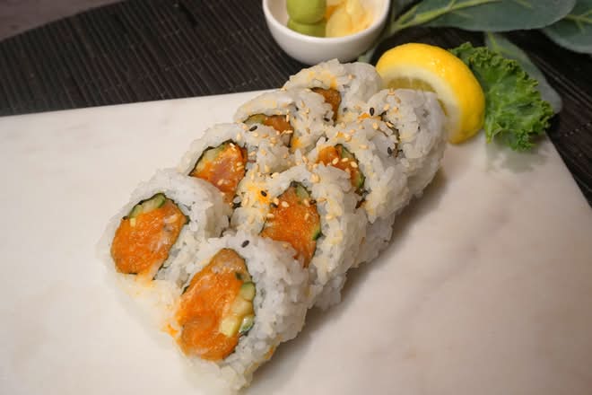 Spicy Tuna Roll (8 pcs)