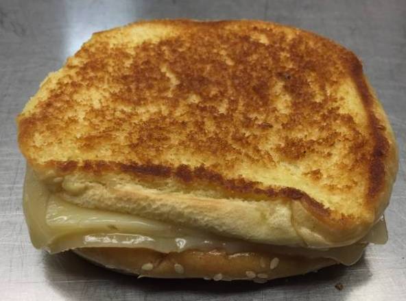Grilled Cheese (with COWS extra old cheddar)