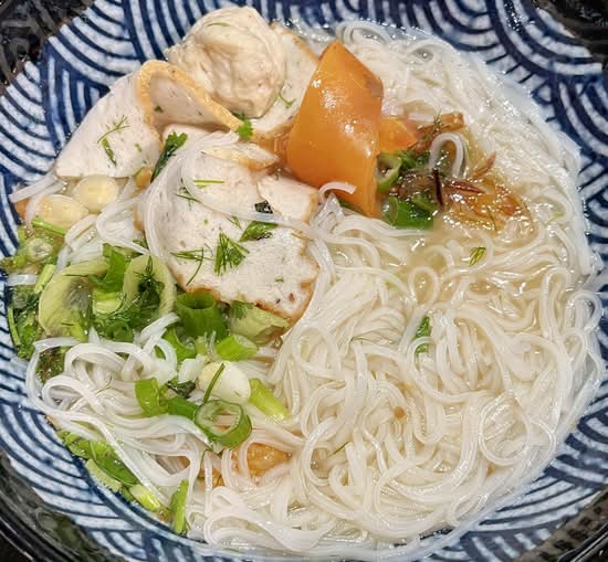 24. Special Fish Cake & Vermicelli in Soup (Bún Chả Cá Đặc Biệt (Special))