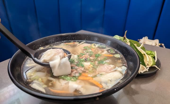 H3: Wonton With Rice Noodle