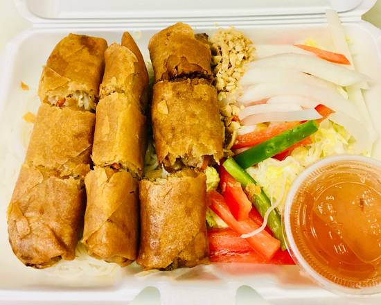 18. Vermicelles au rouleau impérial & salade / Imperial roll on vermicelli & salad / 春卷檬