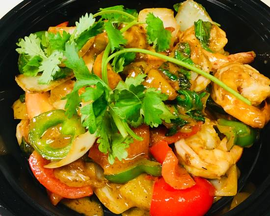 33. Viande au cari rouge avec lait de noix de coco / Red curry meat with coconut milk / 红咖喱（虾或鸭）