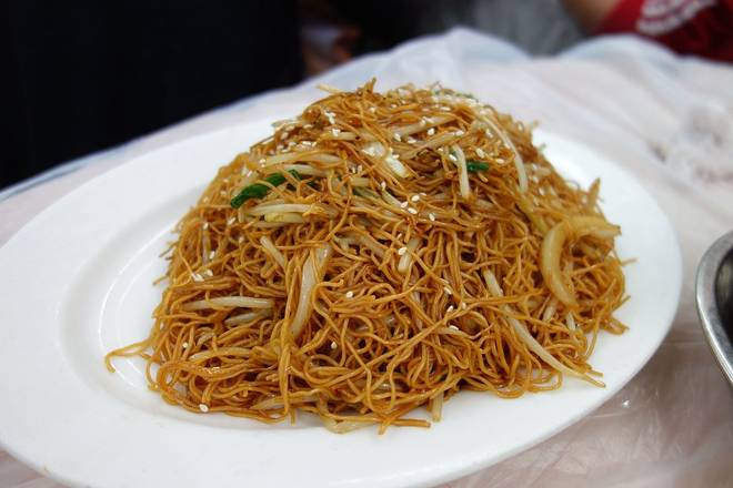 58. Nouilles sautées au soja / Stir fried noodles with soya sauce / 豉油王炒面
