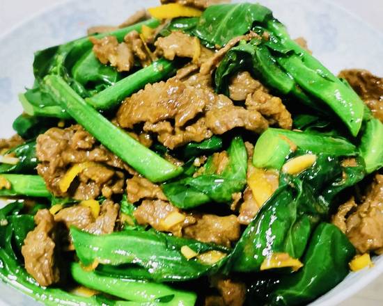 75. Brocolis Chinois sautés avec de la viande / Stir-Fried Chinese broccolis with meat / (鸡或牛)炒唐兰