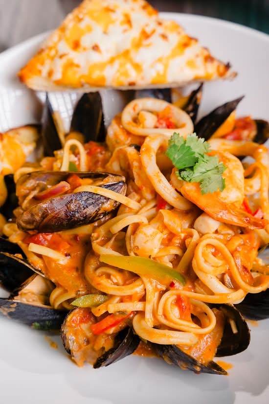 Seafood Curry Pasta