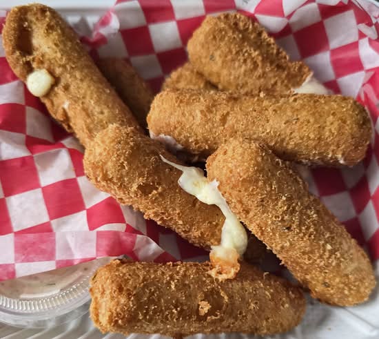 Bâtonnets de Fromage (8 mcx) / Cheese Sticks (8 pcs)