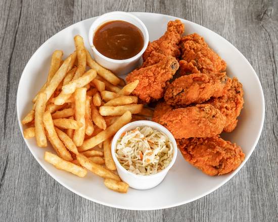 (8) Ailes de Poulet, (1) Petites Frites et (1) Boisson Gazeuse / (8) Chicken Wings, (1) Small Fries and (1) Soft Drink
