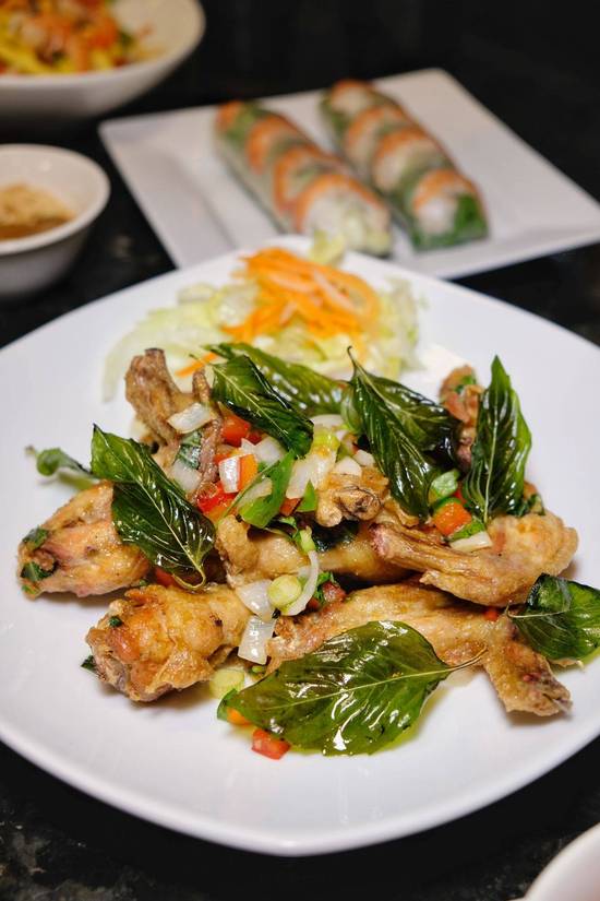 Thai Basil and Chili Wok Wings (Cánh Gà Chiên Thái)