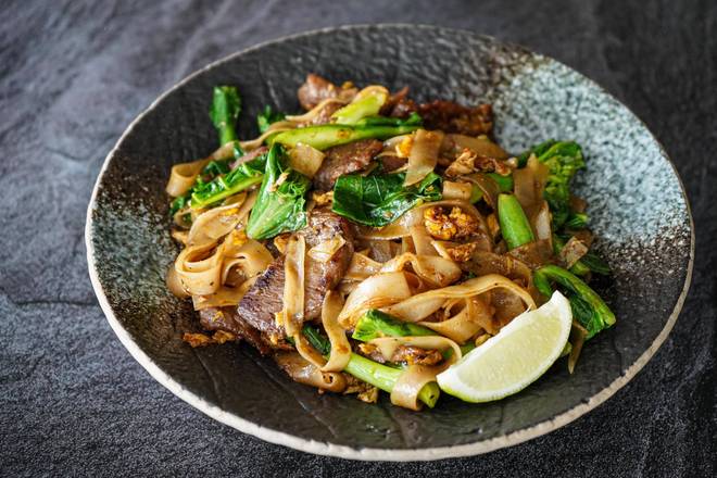 Pad See Ew (Phở Xào Cải - Làn Với Bò)