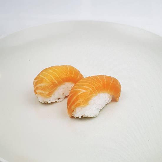 Salmon nigiri (2 pcs)