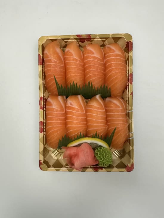 Salmon sushi 8pcs