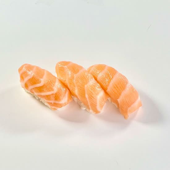 Salmon Nigiri (3)