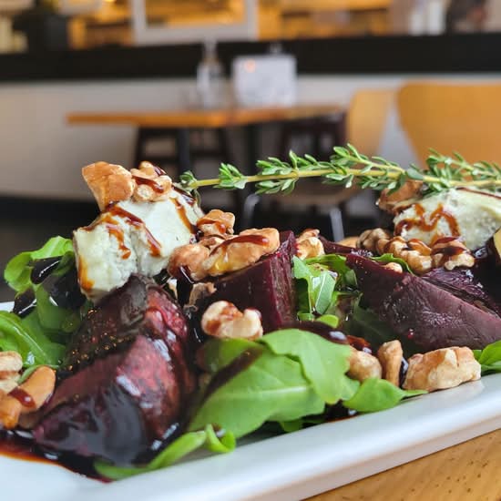 Roasted Beet & Goat Cheese Salad