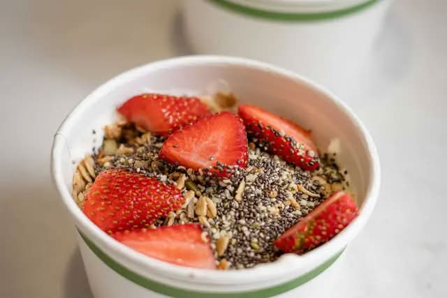 Fruit & Yogurt Parfait (250g)