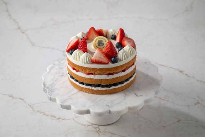 Summer Berry Trifle Cake