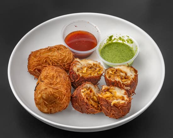 Bread Roll (4Pcs) + (chutneys)