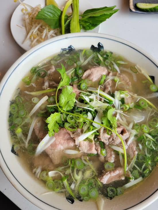 SPECIAL BEEF NOODLES SOUP - PHỞ ĐẶC BIỆT