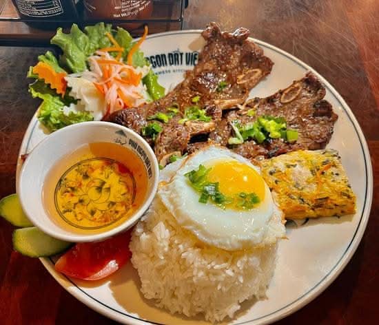 STEAM RICE WITH GRILLED BEEF, EGG MEATLOAF, FRIED EGG - CƠM BÒ NƯỚNG, CHẢ TRỨNG, OPLA