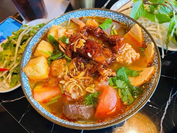 CRAB PASTE VERMICELLI  SOUP - BÚN RIÊU CUA