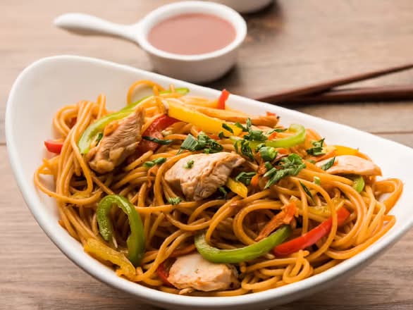 Hakka Chicken Noodle