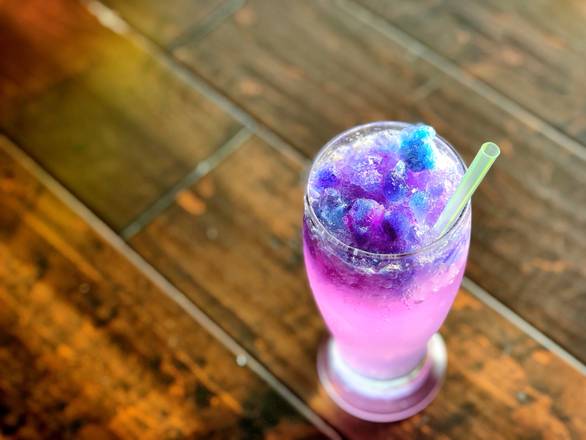 Lemonade with Butterfly Pea Ice