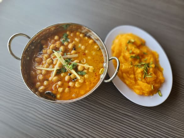 Halwa Poori Breakfast Combo