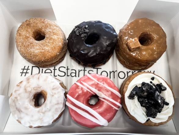 Assorted Donut Box Peanut Free (140 Layer)