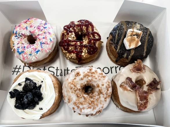 Assorted Donut Box (140 Layer)