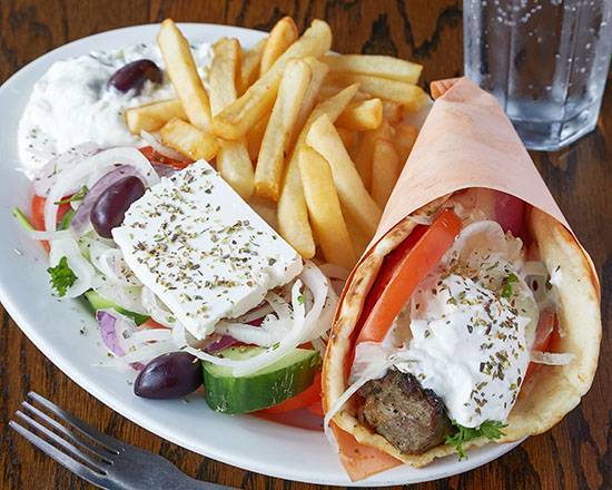 Assiette souvlaki agneau / Lamb Souvlaki Plate