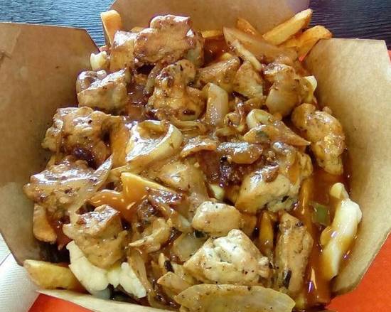 Grilled Chicken Poutine