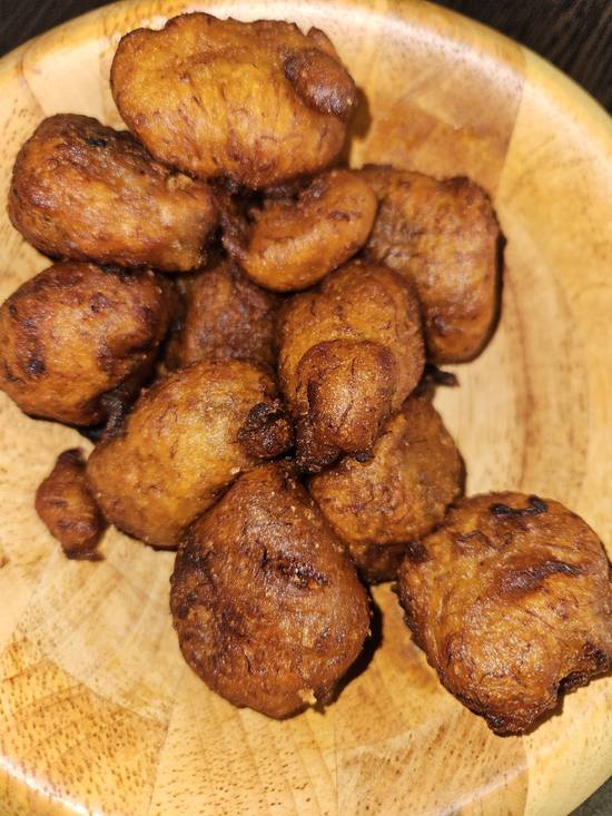 Claclo (Beignets de Bannane Plantain) / Claclo Fried Plantain Doughnuts)