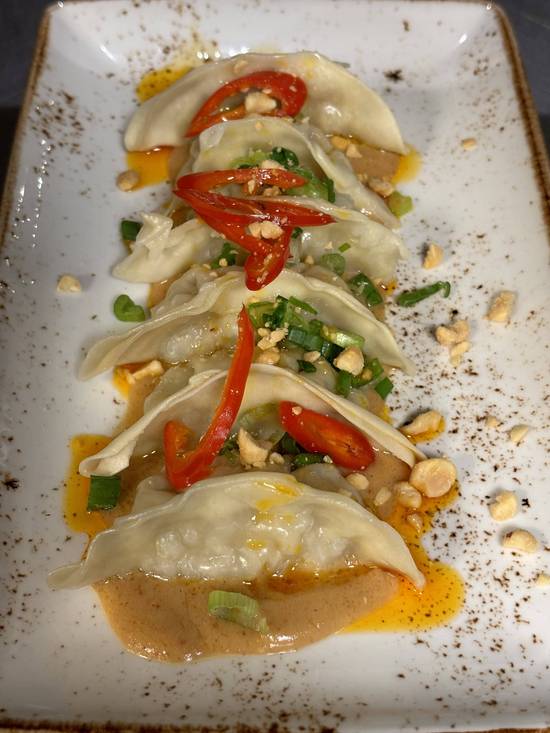 Dumplings Poulet Sauce Arachide et Sésame (6 mcx) / Peanut and Sesame Sauce Chicken Dumplings (6 pcs)